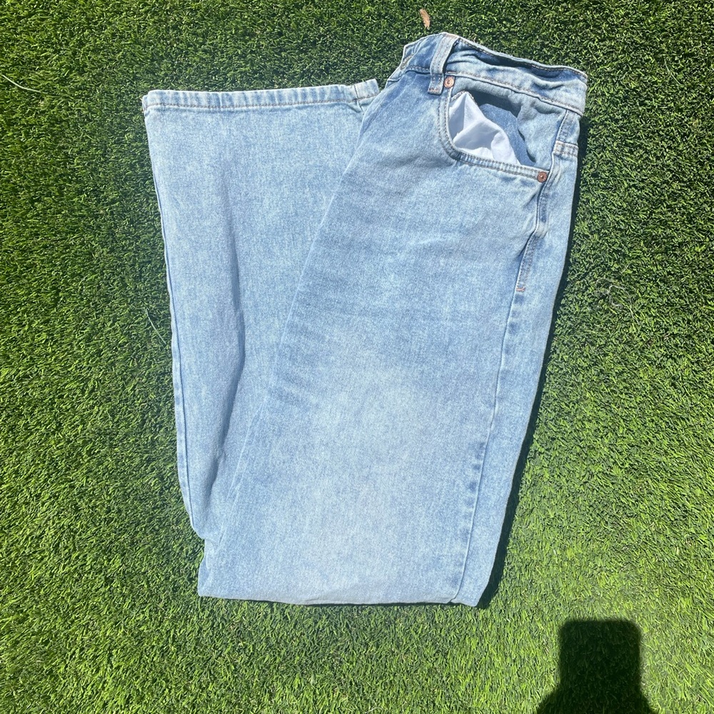 Light Wash 90’s Wide Denim Jeans